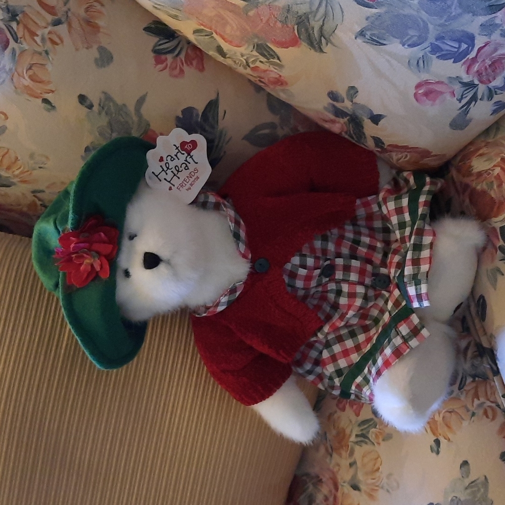 NWT.  Heart to Heart Friends GRACIE by Boyds